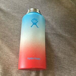 Limited edition red , white, and blue 32 oz hydro flask